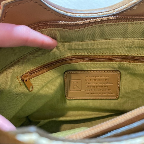 Woven Straw Wood Handle hand Bag - Picture 7 of 7